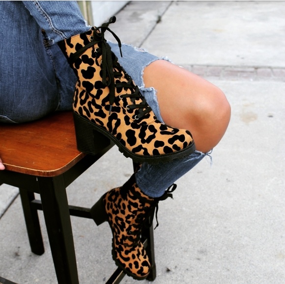 🚨END OF SUMMER SALE// Boots leopard lace up - Picture 8 of 8